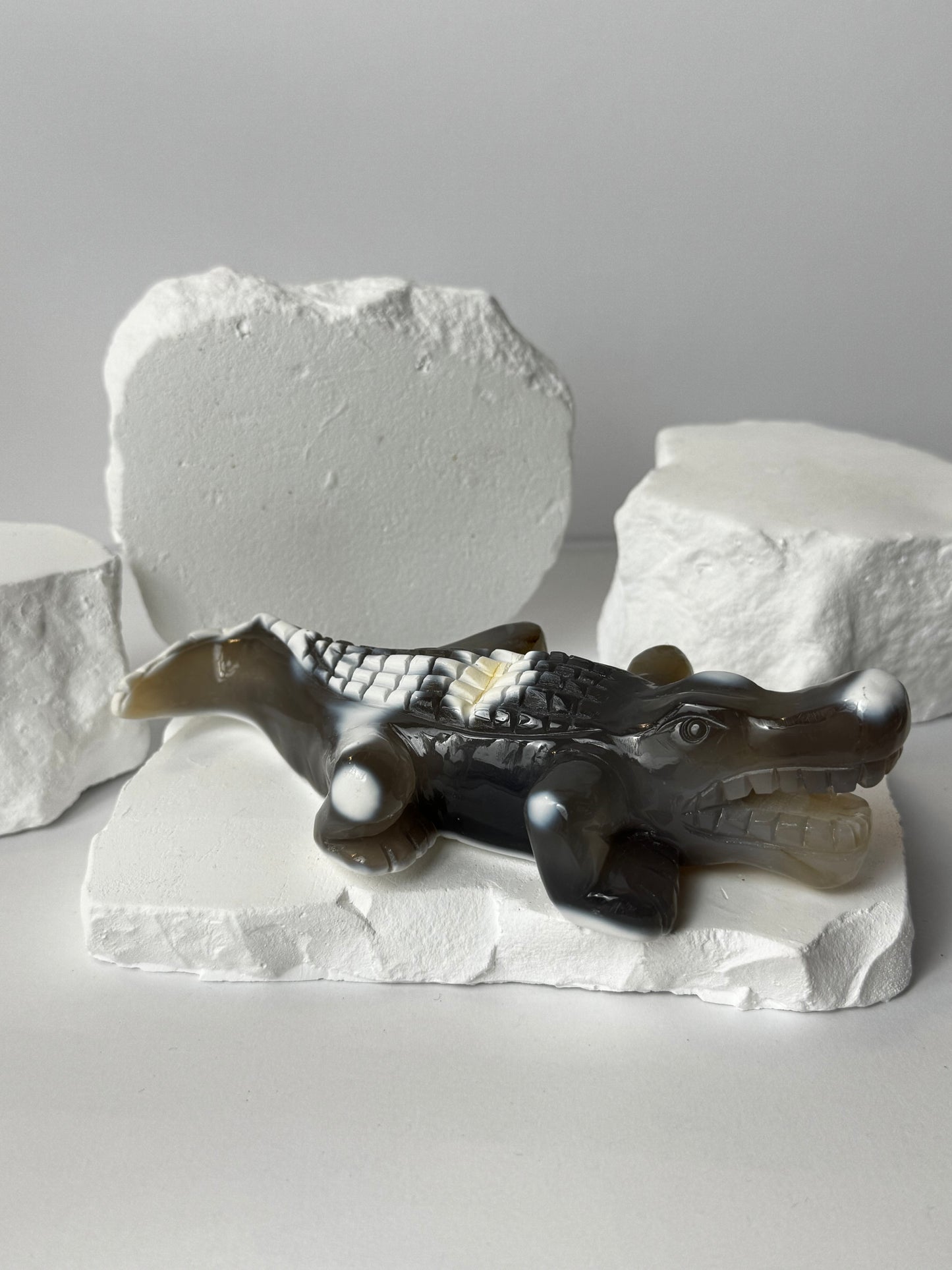Orca Achat – Krokodil Carving