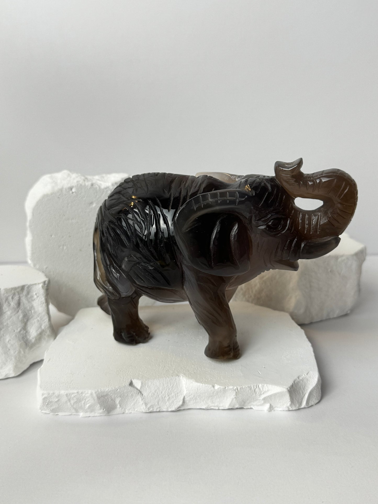 Druzy Agate – Elephant Carving