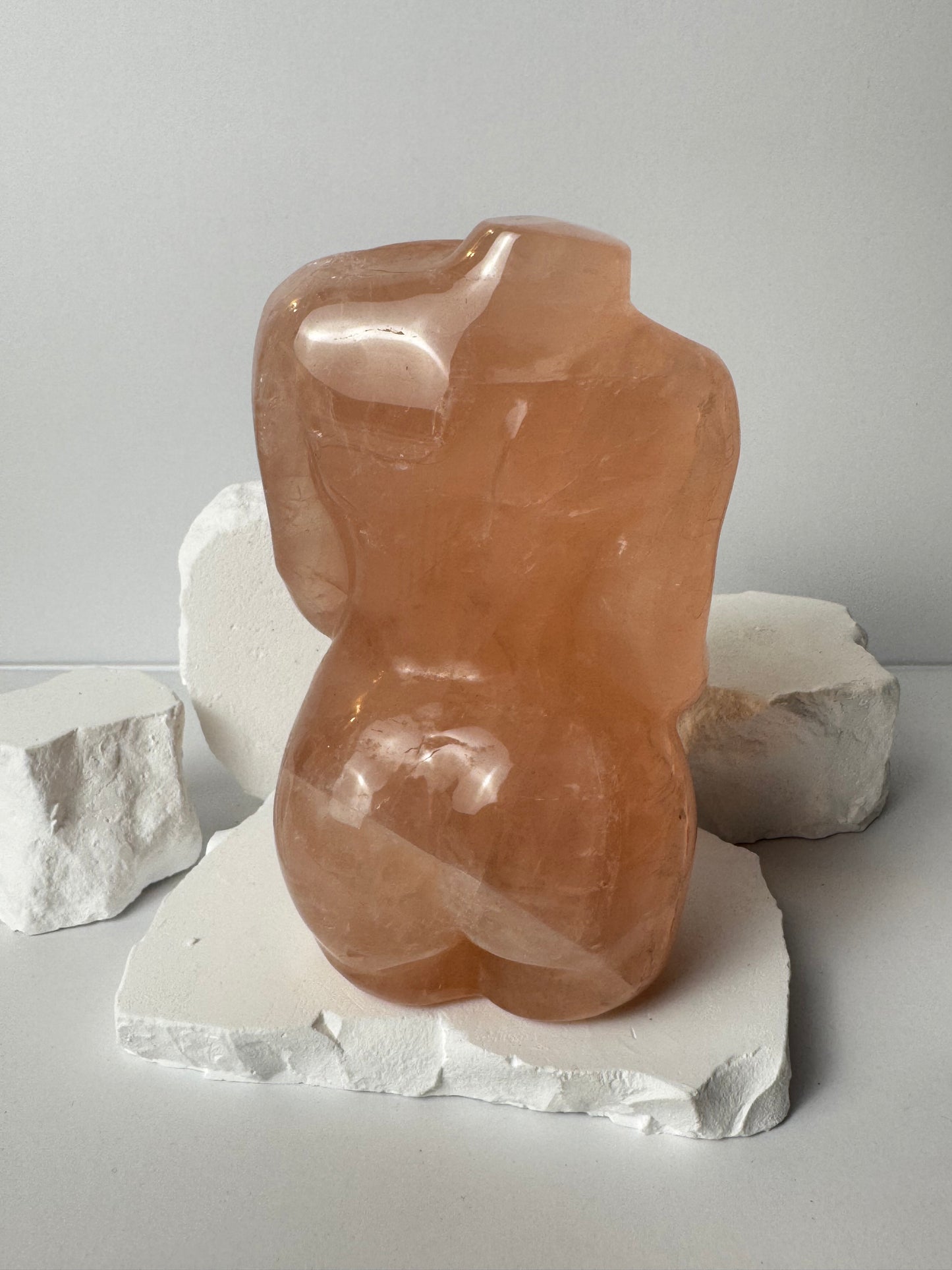 XL Rose Quartz – Pregnant Body