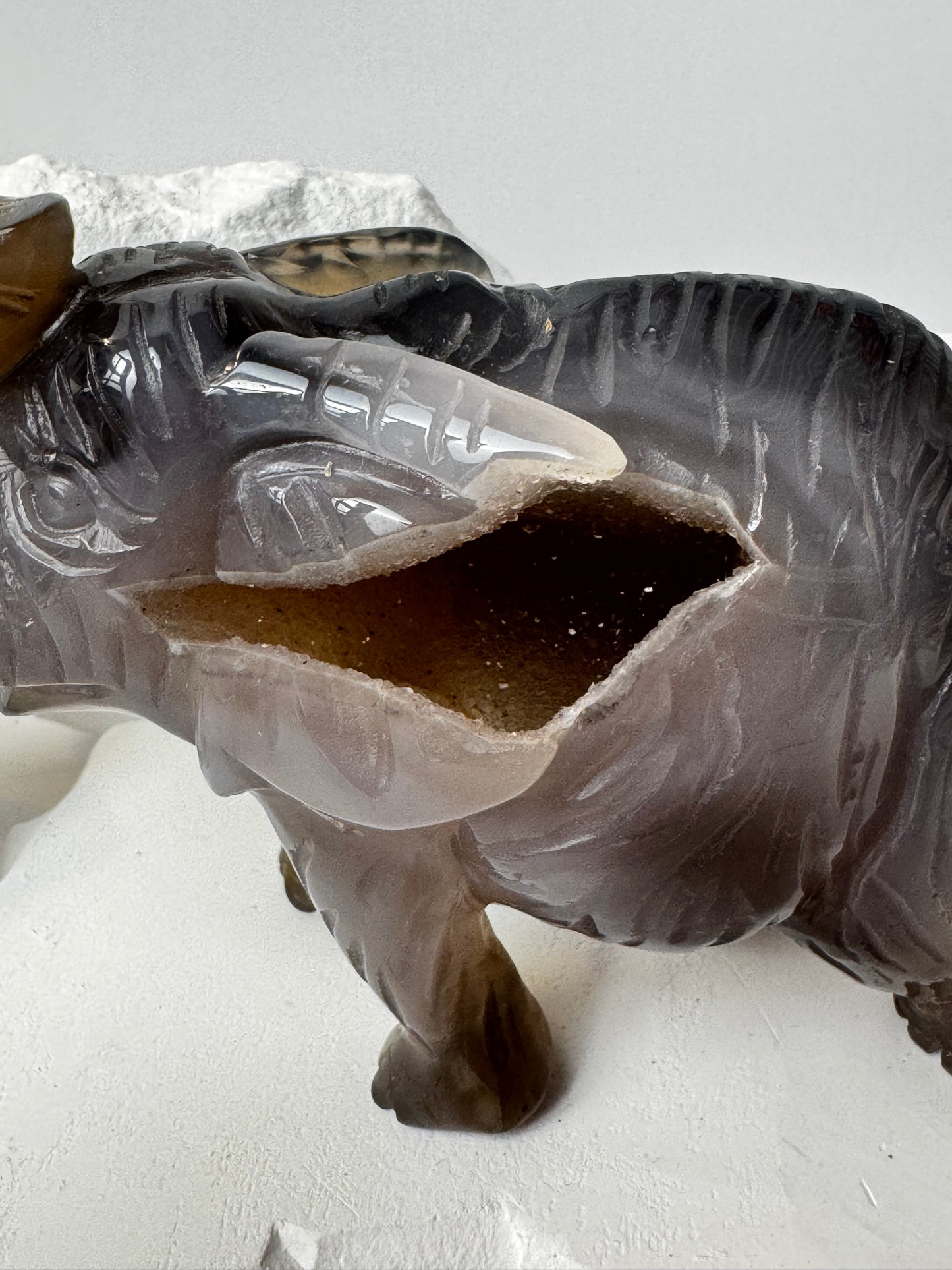 Druzy Agate – Elephant Carving