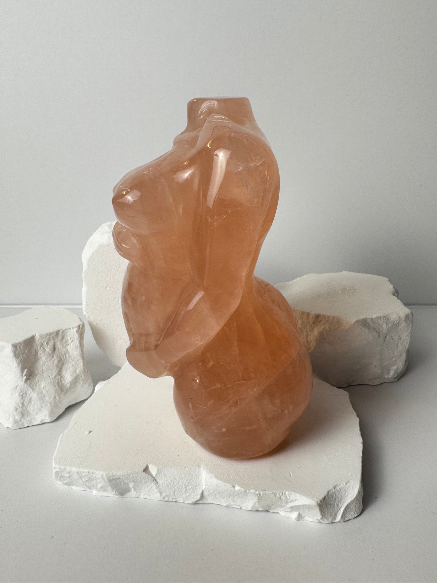 XL Rose Quartz – Pregnant Body