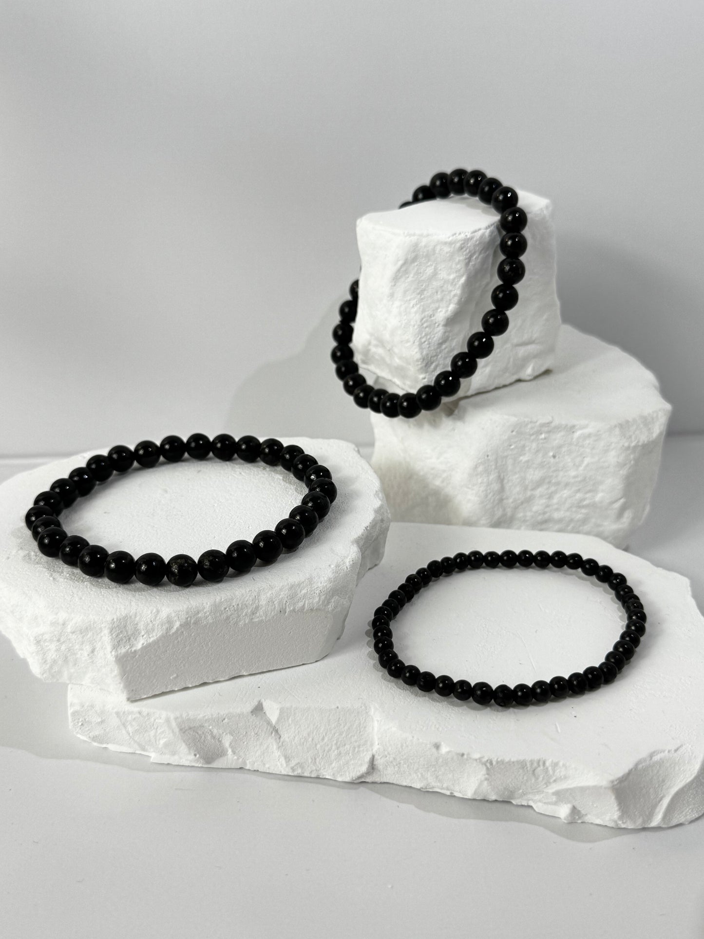 Shungit Armband – „Wenn du energetische Reinigung, EMF-Schutz und tiefste Erdung brauchst“