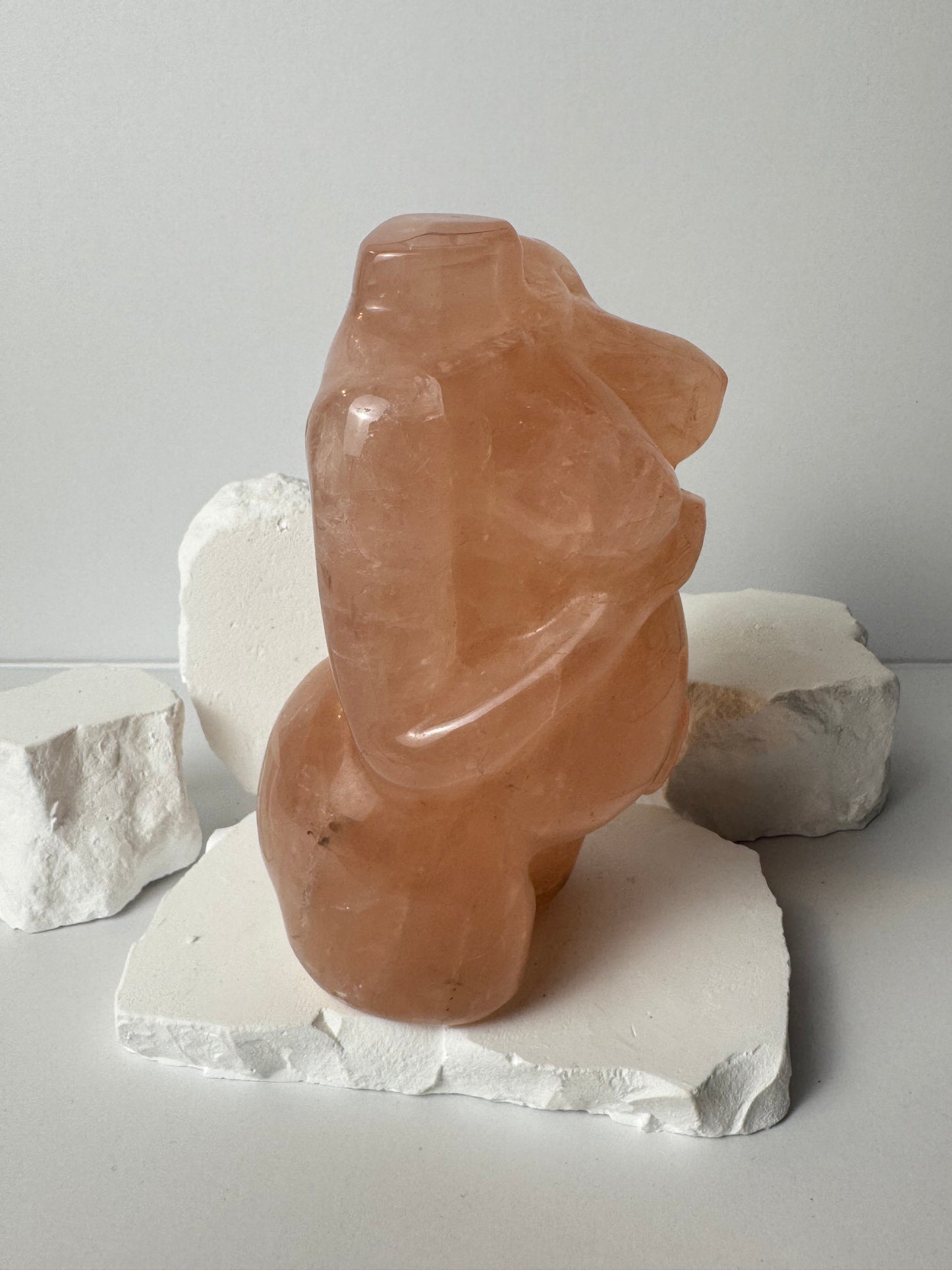 XL Rose Quartz – Pregnant Body