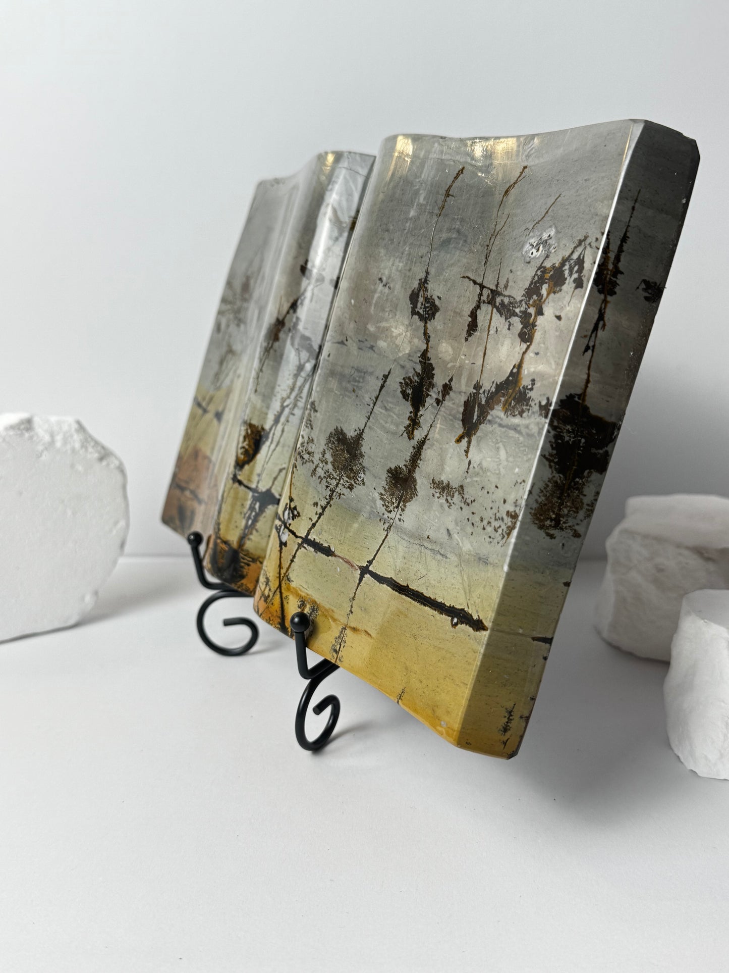 Picture Stone – Book Carving