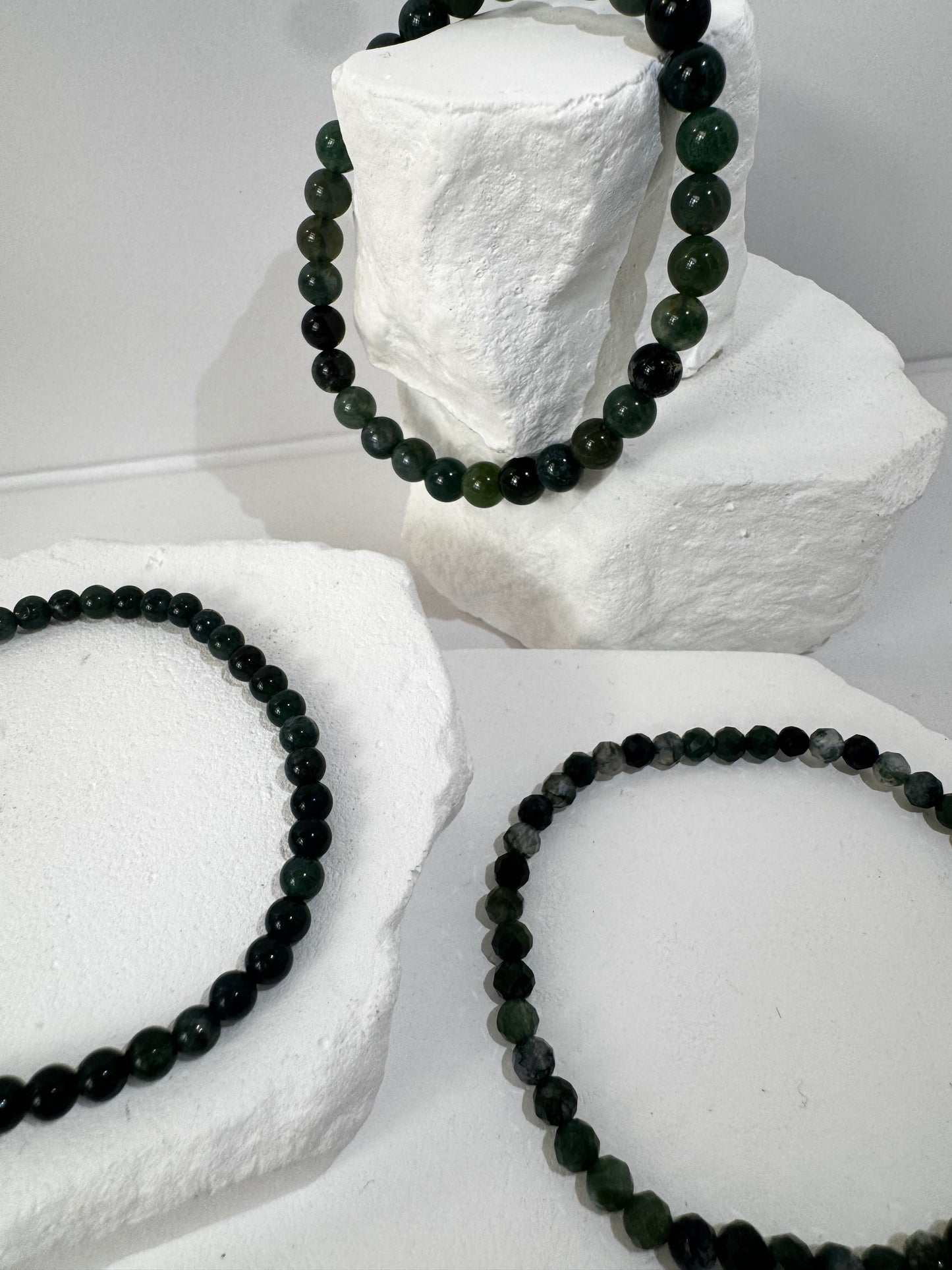 Dunkler Moosachat Armband – „Wenn die Natur durch dich atmet“