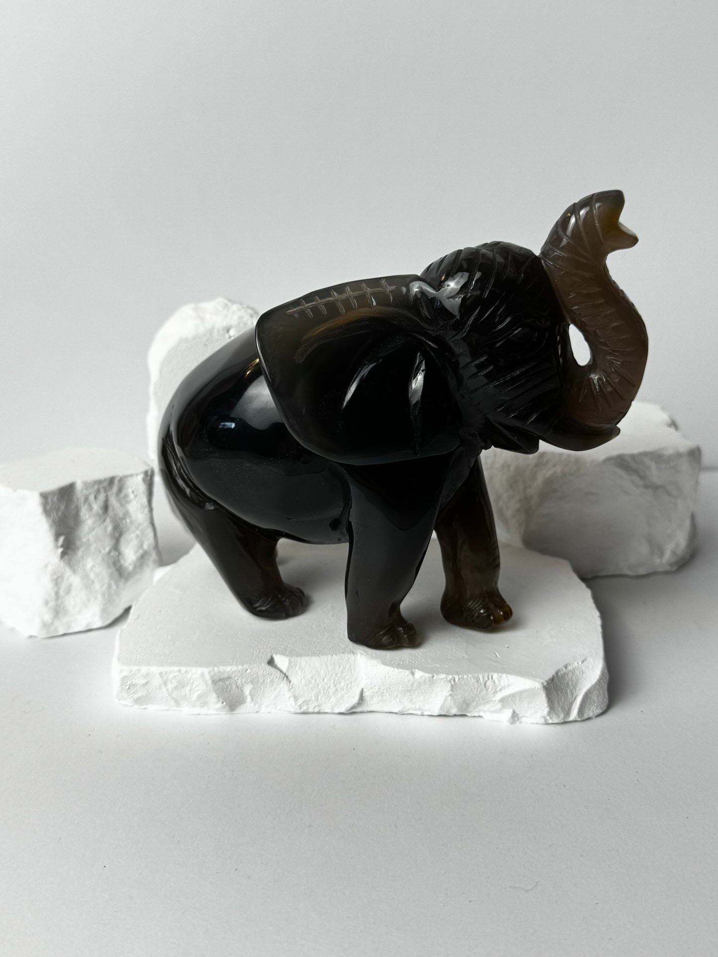 Druzy Agate – Elephant Carving