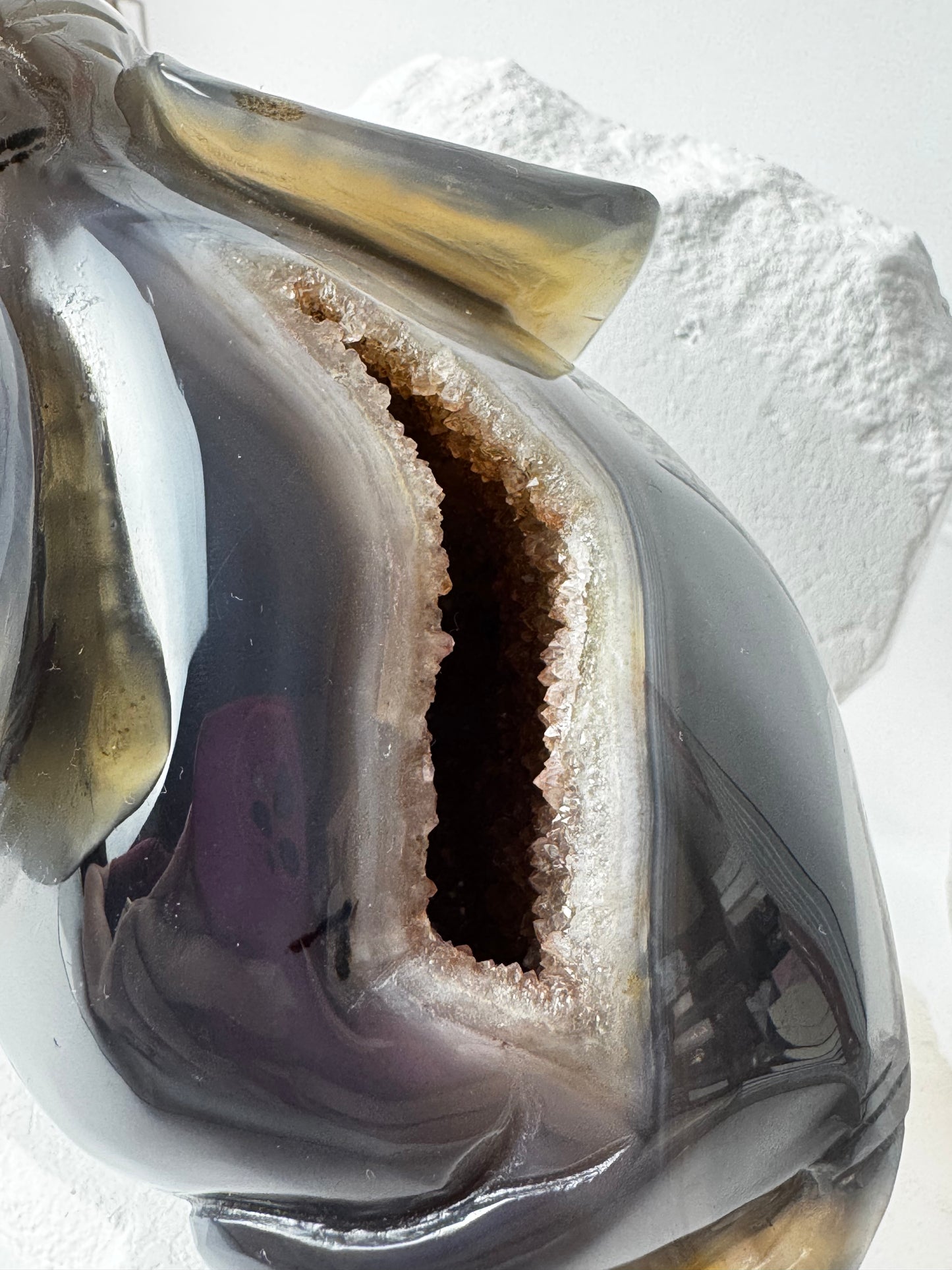 Druzy Agate – Elephant Carving