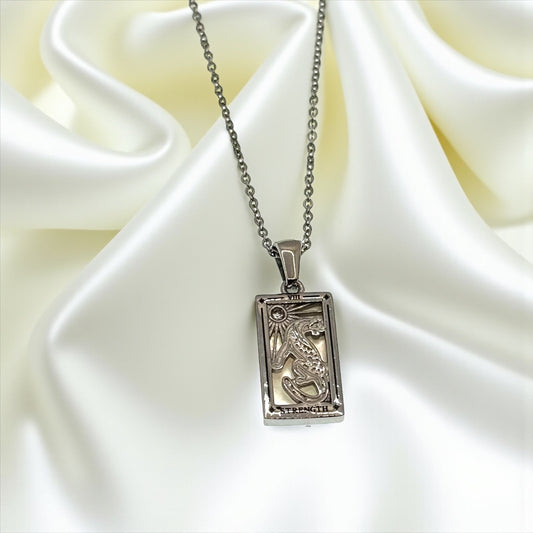 ✨ The Strength – Silver Edition – Halskette