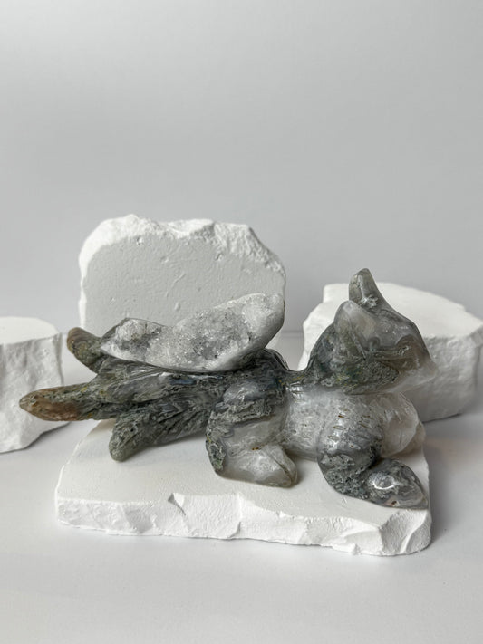 Druzy Moss Agate – Nine-Tailed Fox Carving