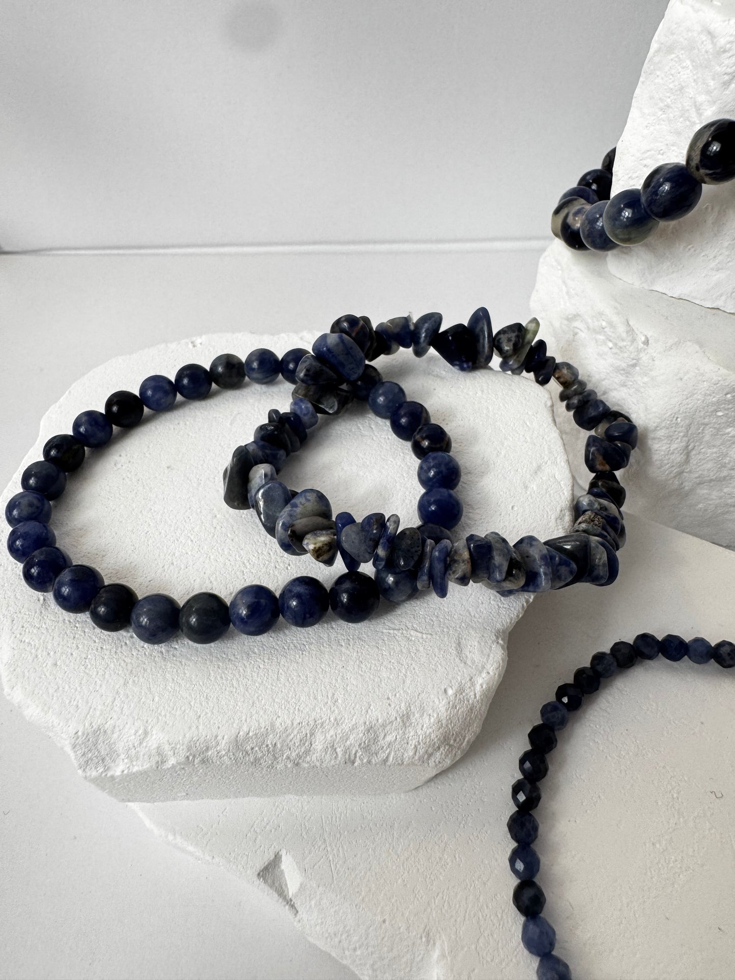 Sodalith Armband – „Wahrheit beginnt in dir“