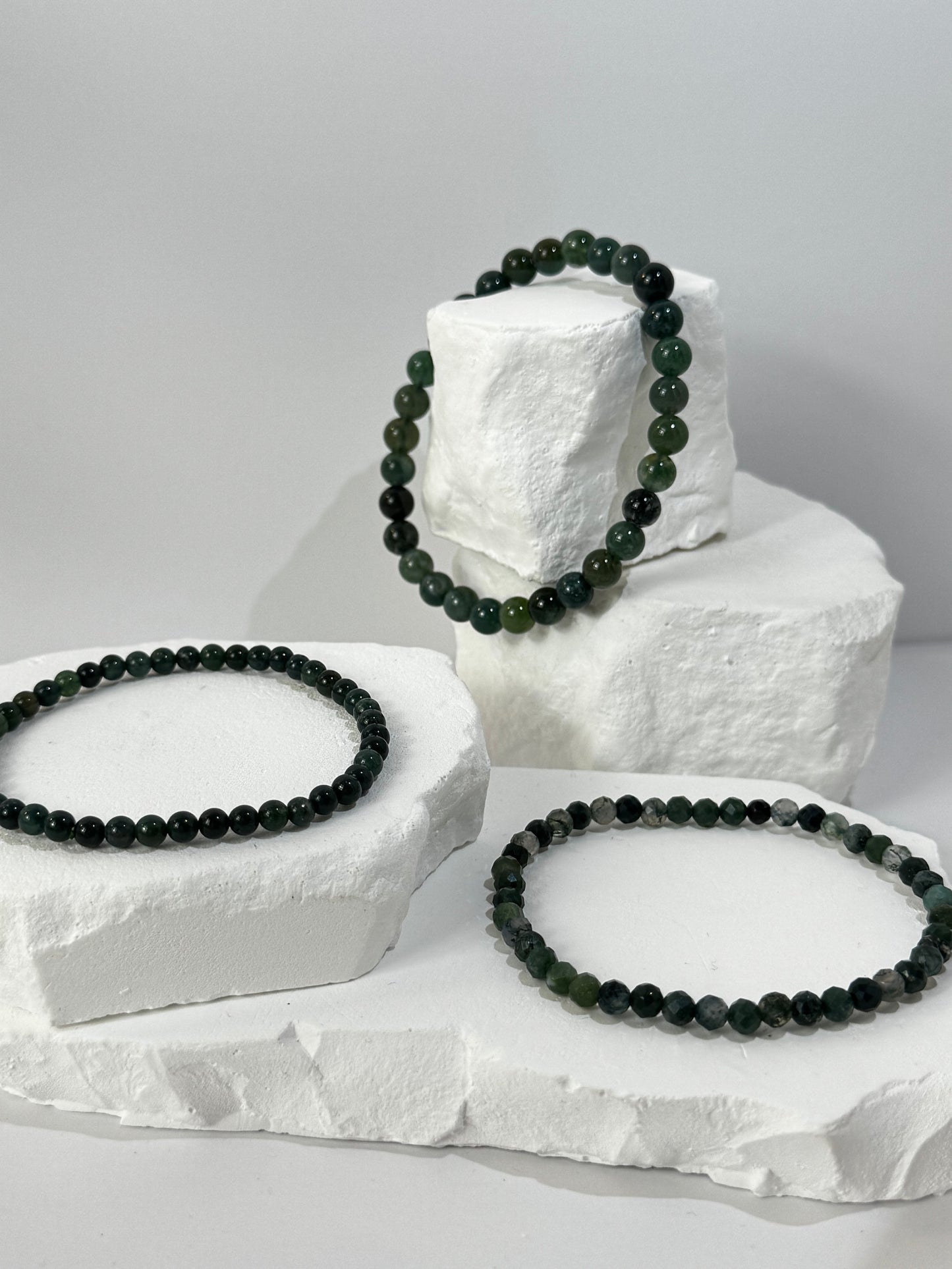 Dunkler Moosachat Armband – „Wenn die Natur durch dich atmet“