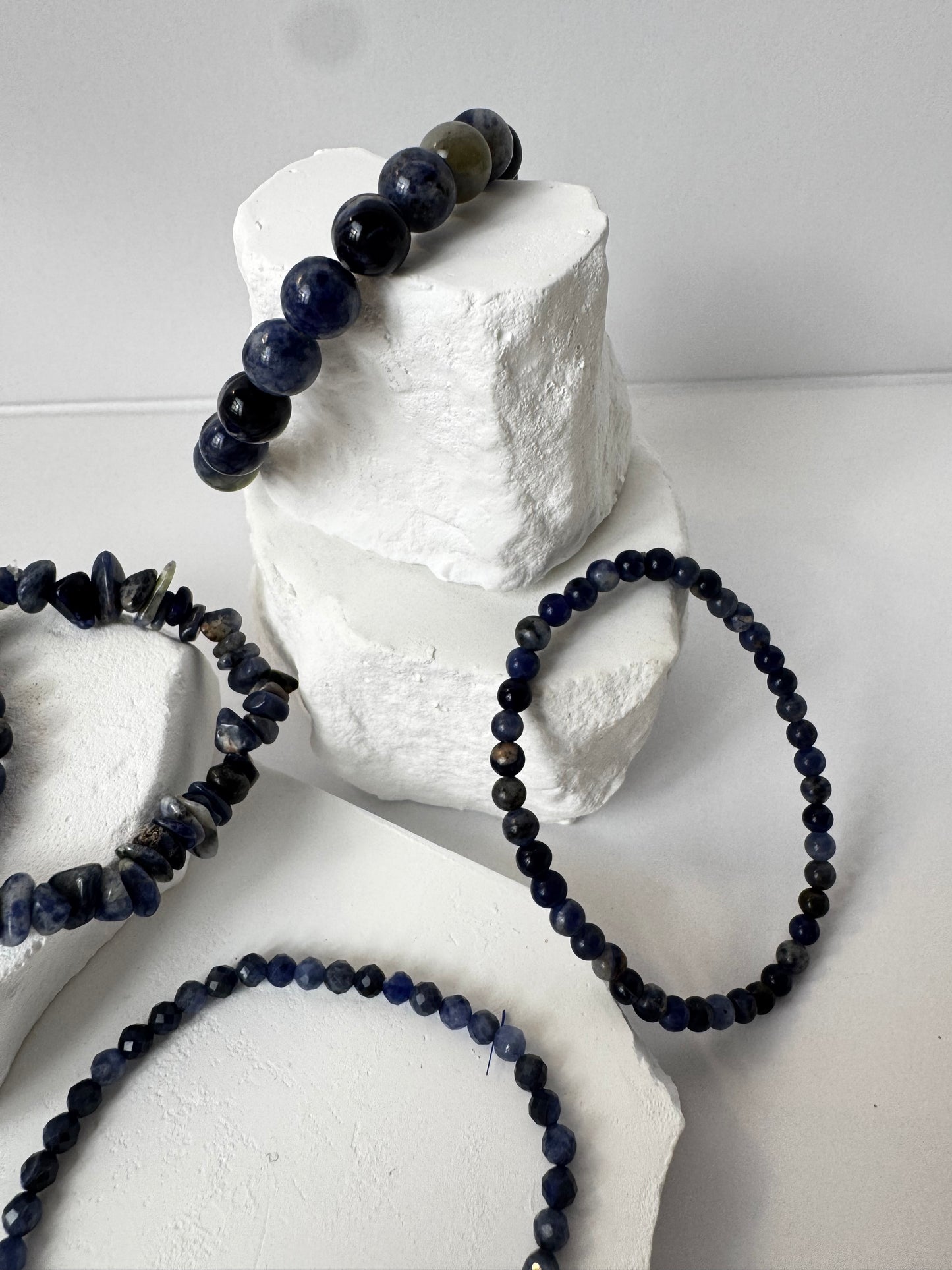 Sodalith Armband – „Wahrheit beginnt in dir“