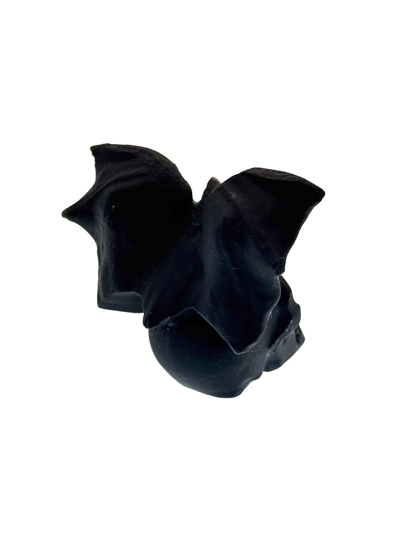 🦇 Obsidian Schädel mit Fledermaus – Carving